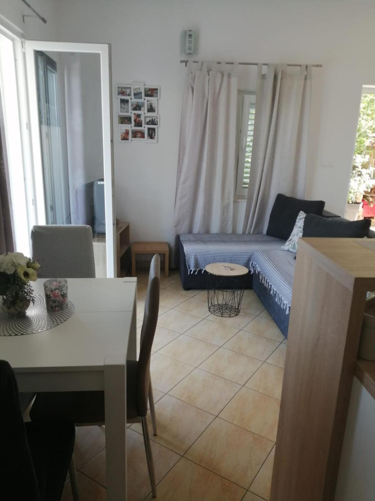 Appartement Mala Basina -Maslina à Vrbanj Extérieur photo