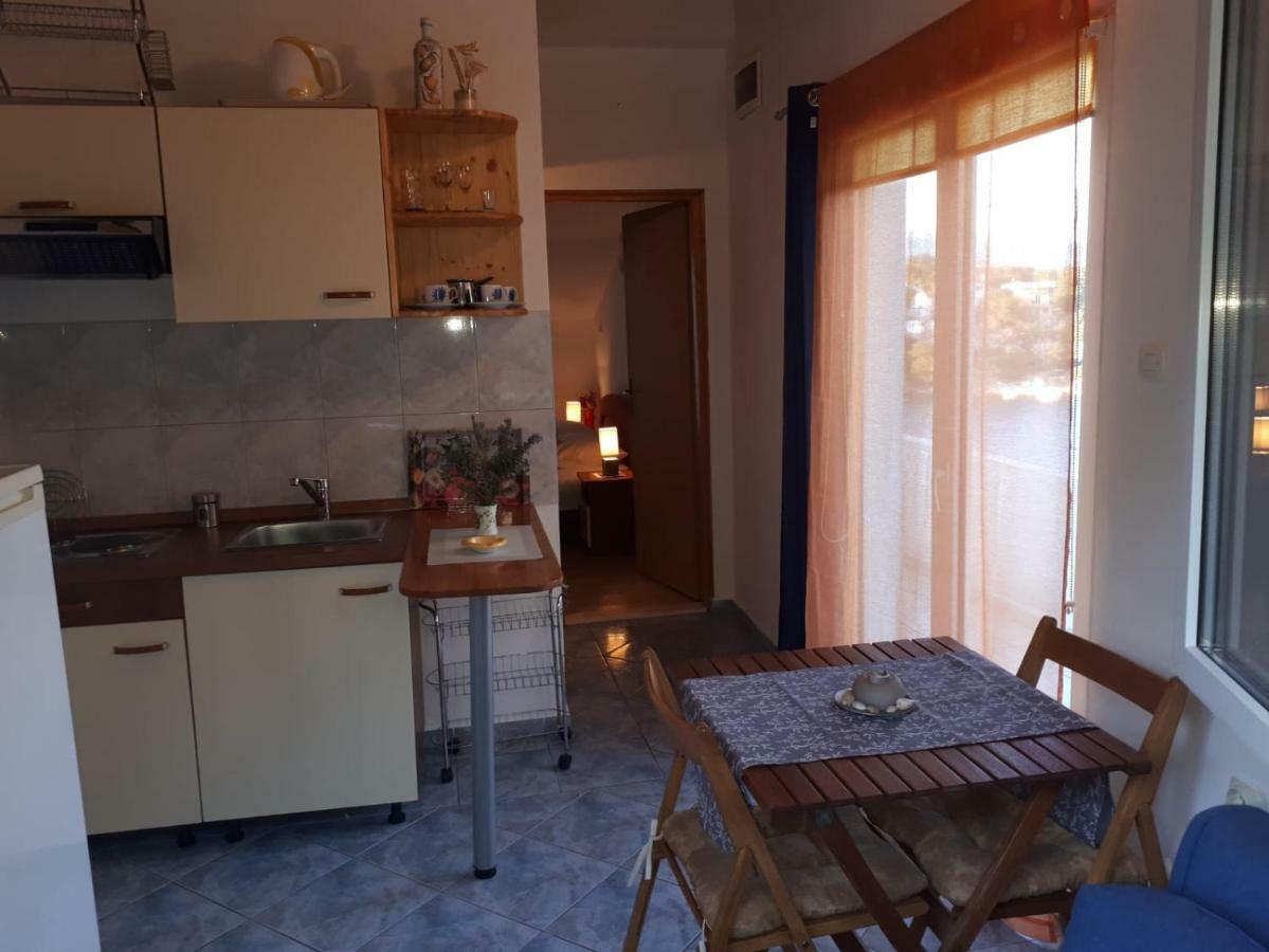 Appartement Mala Basina -Maslina à Vrbanj Extérieur photo