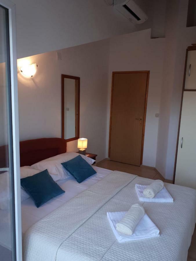 Appartement Mala Basina -Maslina à Vrbanj Extérieur photo